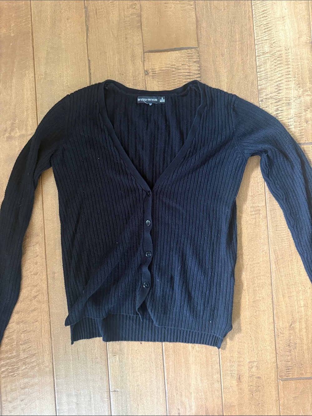 Berksha Black Ribbed V-Neck Button-Front Women's Sweater